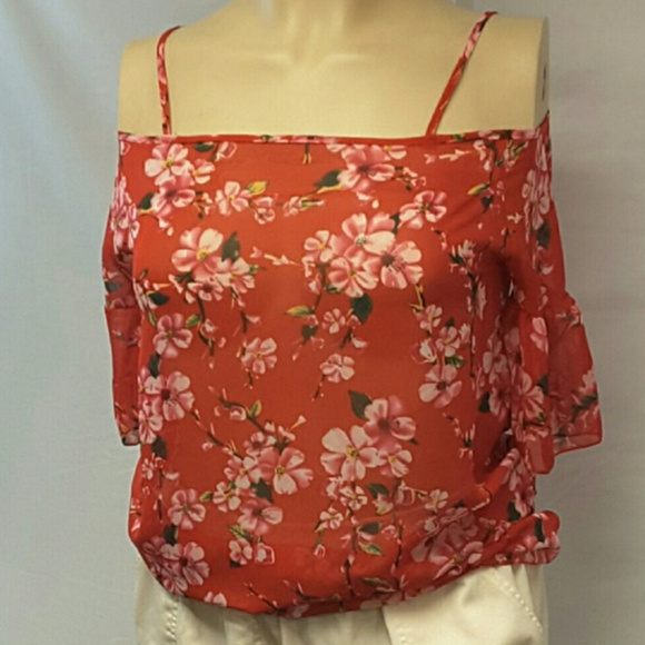 Tops - Cold Shoulder Floral Top, size XL